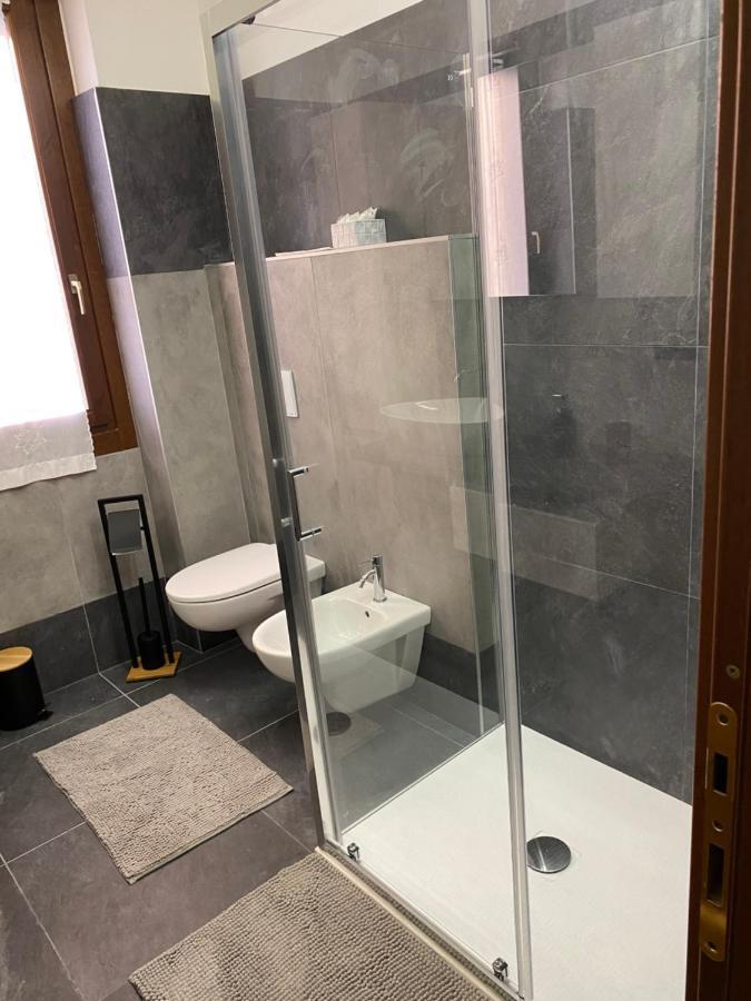 Apartmán Gere House Lezzeno Exteriér fotografie
