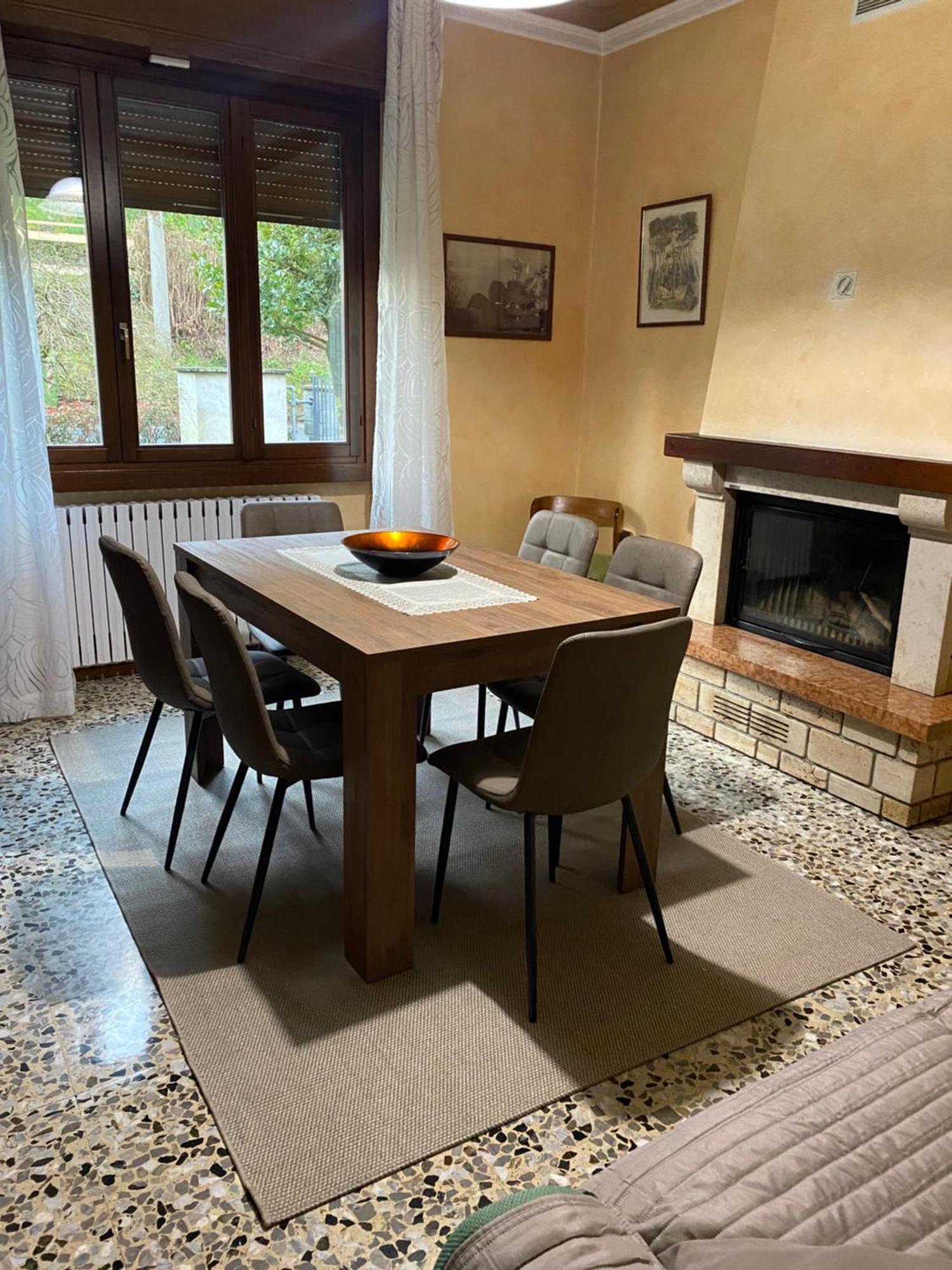 Apartmán Gere House Lezzeno Exteriér fotografie